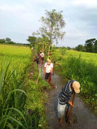 GOTONG ROYONG MEMBERSIHKAN WALET