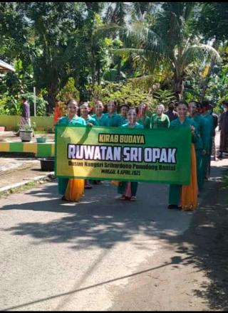 KIRAB BUDAYA RUWATAN SRI OPAK DUSUN NANGSRI