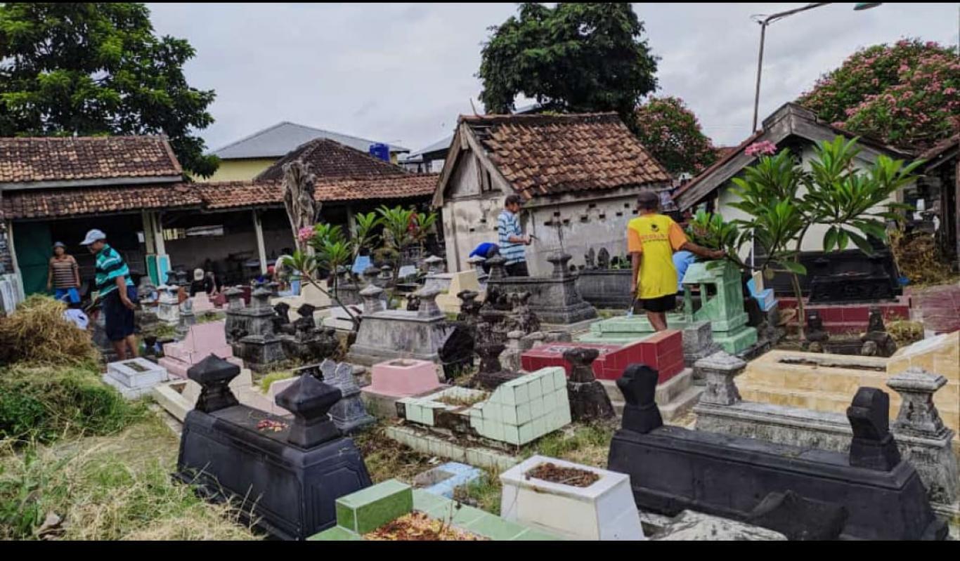 Bersih Makam Sebagai Simbol Gotong Royong Website Kalurahan Srihardono